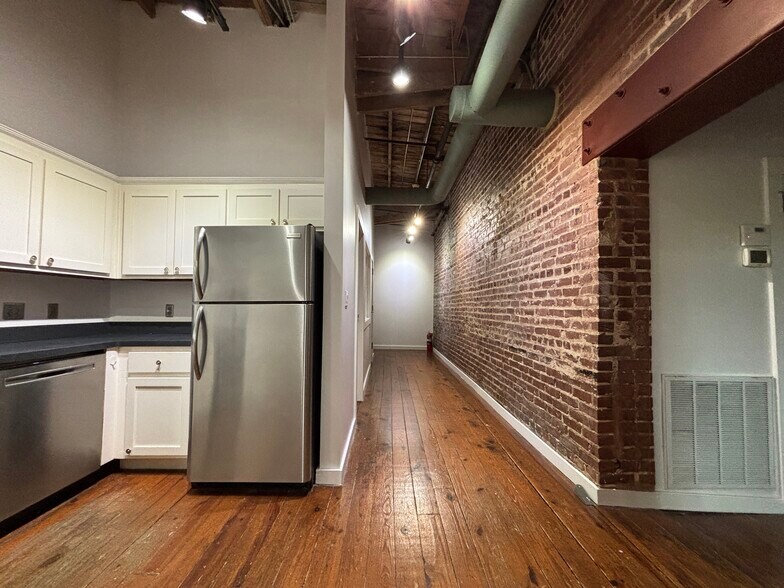 More Photos Of 887 W Marietta St NW, Atlanta Loft Creative Space For Lease