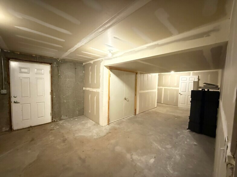 More Photos Of 1106 E South Union Ave, Midvale Office For Sale