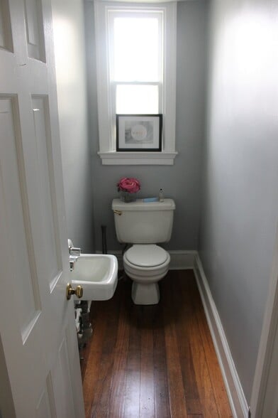 More Photos Of 108-114 S Patrick St, Alexandria Office Residential For Lease