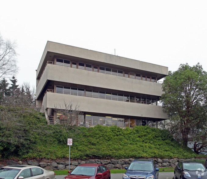 More Photos Of 3301 Burke Ave N, Seattle Office For Lease