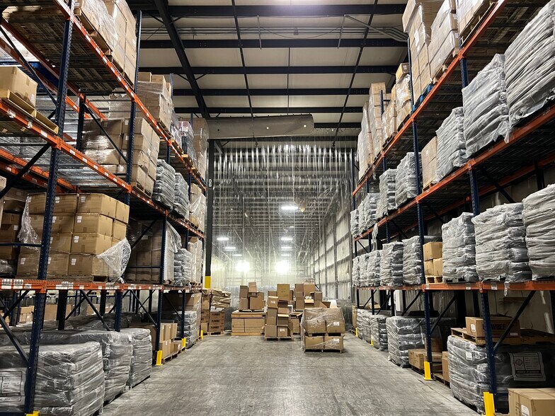 More Photos Of 1136 Dunlop Ln, Clarksville Warehouse For Lease