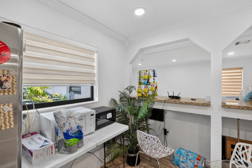 More Photos Of 16811 NE 6th Ave, Miami Office For Sale