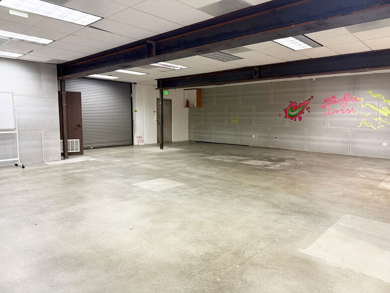 More Photos Of 9660-9690 Research Dr, Irvine Warehouse For Lease