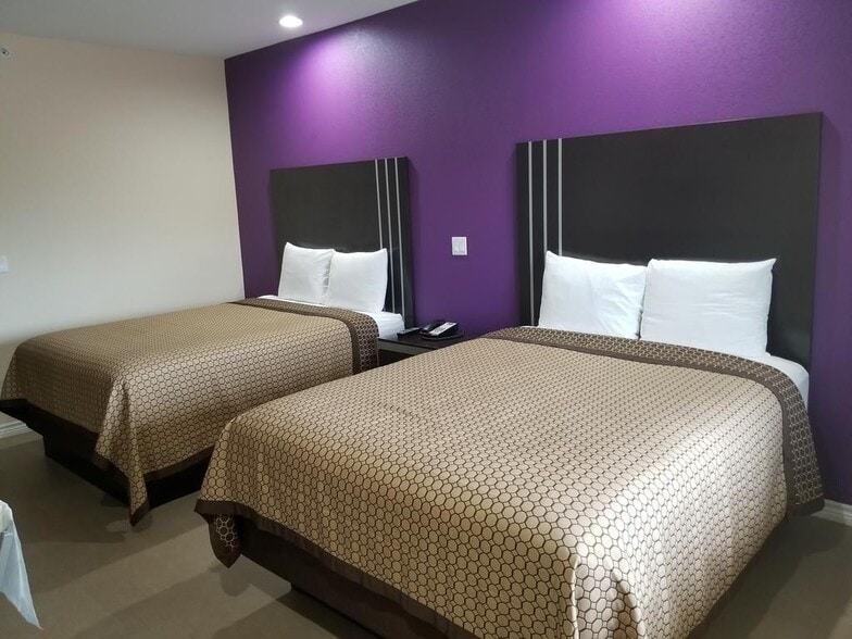 More Photos Of 5525 7th St, Bay City Hotel For Sale