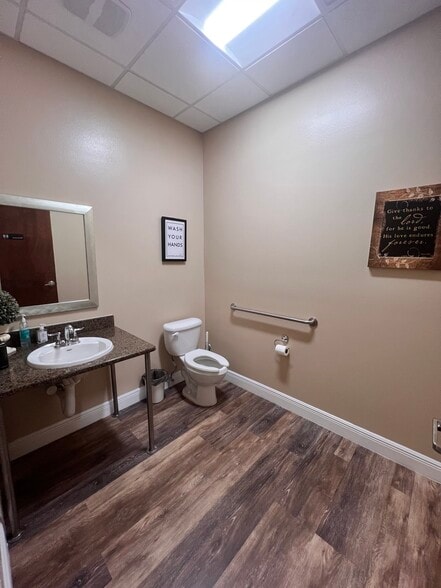 More Photos Of 3239 Old Winter Garden Rd, Orlando Flex For Sale