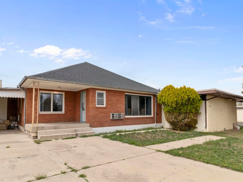 More Photos Of 180 E Center St, Panguitch Hotel For Sale