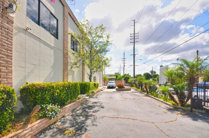 More Photos Of 9323 Rush St, South El Monte Manufacturing For Sale