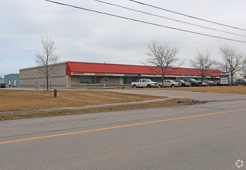 More Photos Of 889 Barton St, Hamilton Warehouse For Lease