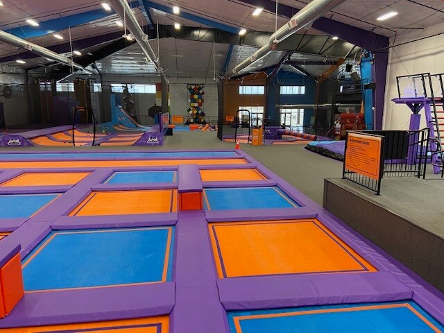 More Photos Of 1705 South I-45 East, Corsicana Showroom For Lease