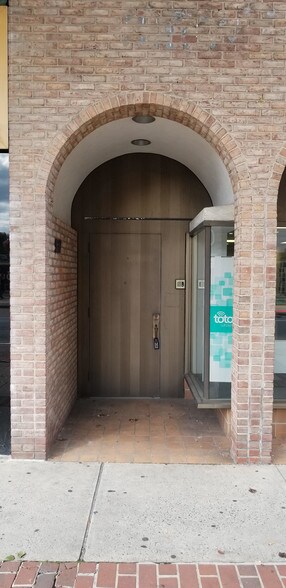 More Photos Of 927 W Hamilton St, Allentown Storefront Retail Office For Sale