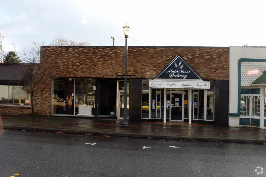 More Photos Of 1915-1917 Main St, Vancouver Storefront For Lease