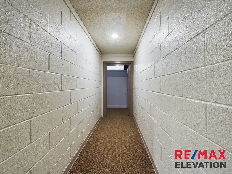 More Photos Of 915 W Fetterman St, Buffalo Office For Sale