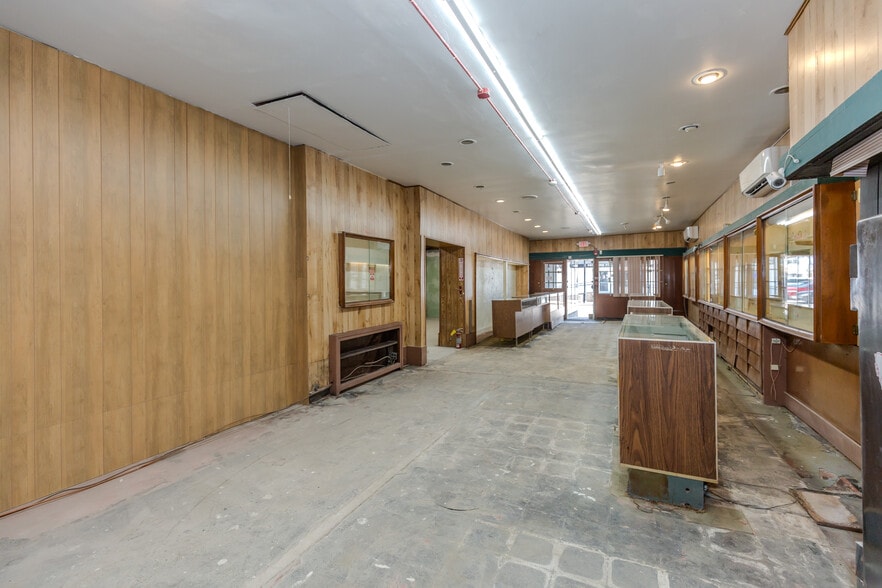 More Photos Of 1243 Main St, West Warwick General Retail For Sale