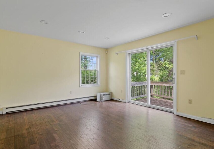 More Photos Of , Montgomery Office For Sale