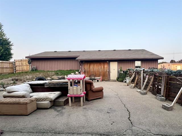 More Photos Of 525 S Fairfield Ave, Juneau General Retail For Sale