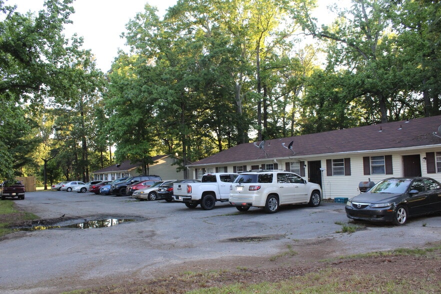 More Photos Of 1600 Lane St, Pine Bluff Apartments For Sale
