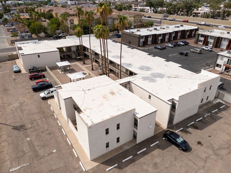 More Photos Of 2432 W Turney Ave, Phoenix Shelter For Sale