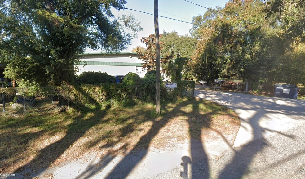More Photos Of 2502 N 70th St, Tampa Warehouse For Lease