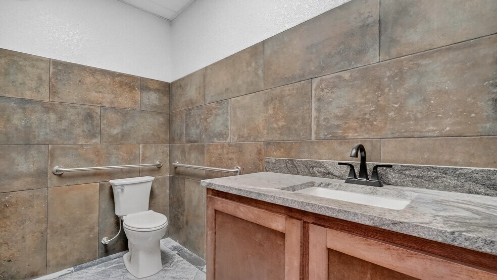 More Photos Of 16511 W Basin St, Odessa Industrial For Lease