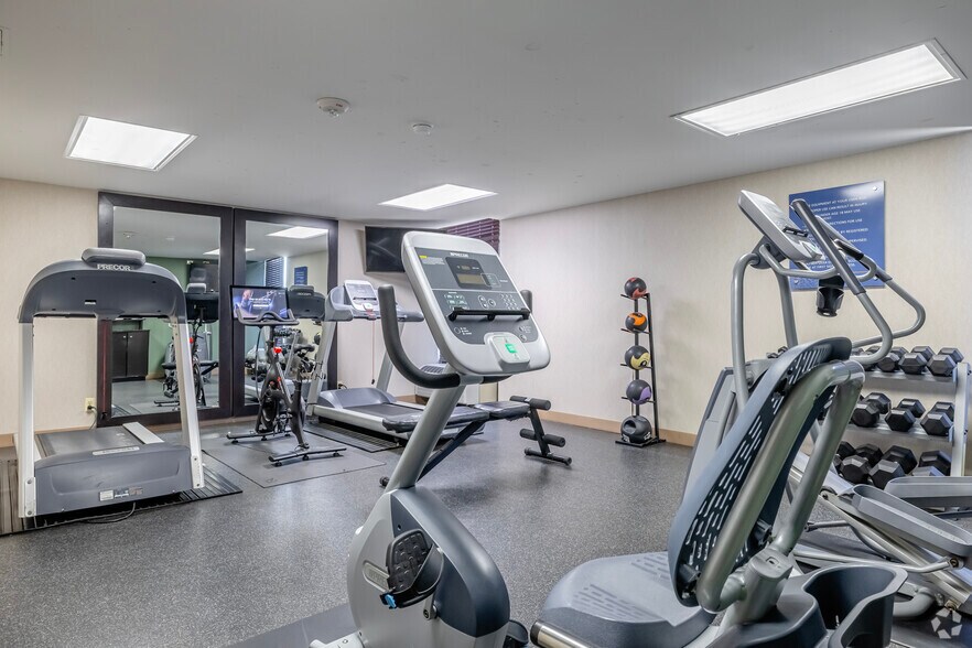 More Photos Of 32420 Stephenson Hwy, Madison Heights Hotel For Sale