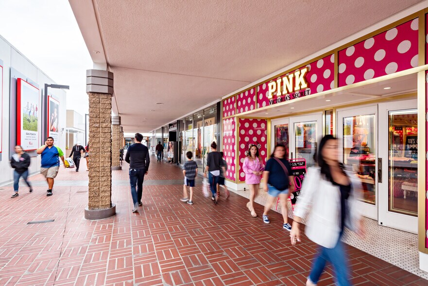 More Photos Of 1288-1640 Camino Del Rio N, San Diego Unknown For Lease