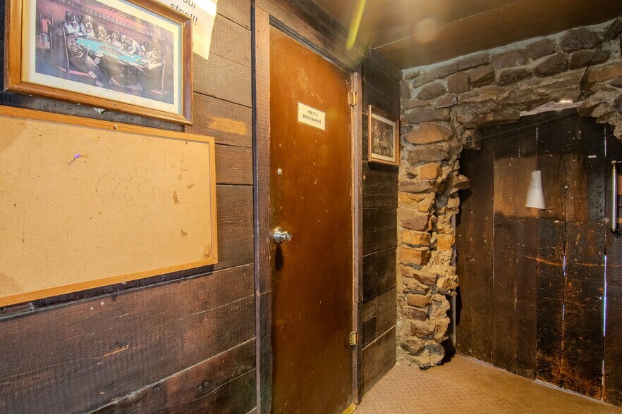 More Photos Of 18400 E B Hwy, Sheldon Flex For Sale