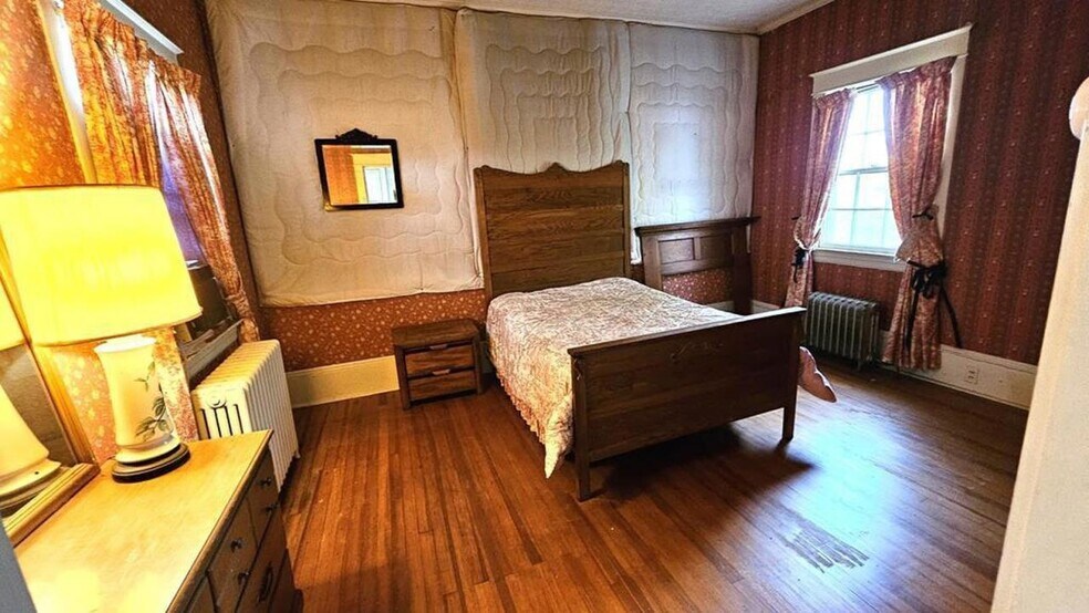 More Photos Of 850 Kinderton Rd, Clarksville Hospitality For Sale