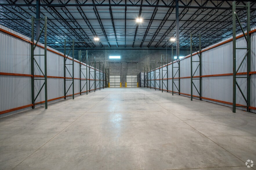 More Photos Of 2700 Louis Henna Blvd, Round Rock Warehouse For Lease