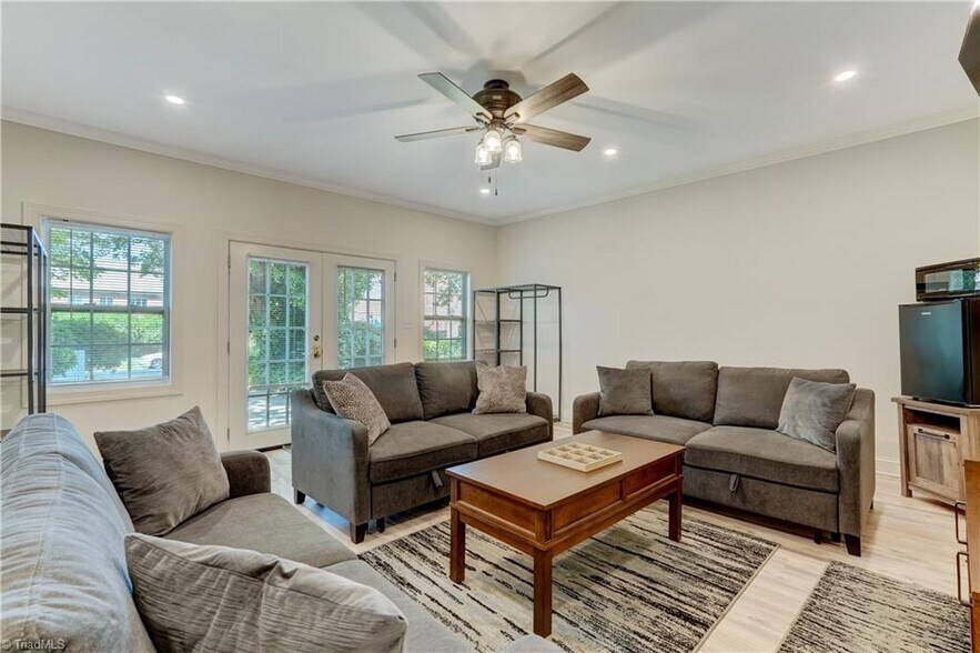 More Photos Of 17 E Main St, Thomasville Storefront Retail Office For Sale