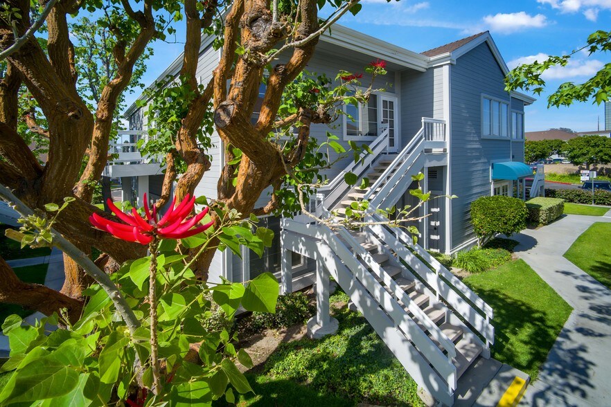 More Photos Of 12361 Lewis St, Garden Grove Unknown For Lease