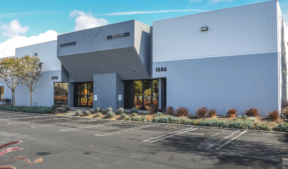 More Photos Of 1586-1590 Sunland Ln, Costa Mesa Warehouse For Lease