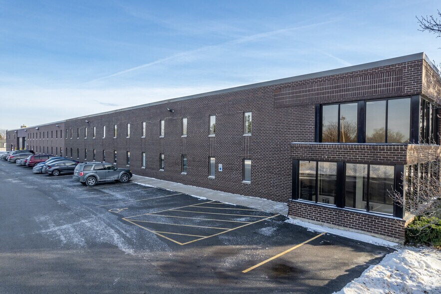Primary Photo Of 815-835 Blackhawk Dr, Westmont Warehouse For Lease