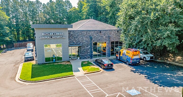 More Photos Of 2355 Cedarcrest Rd, Acworth General Retail For Sale