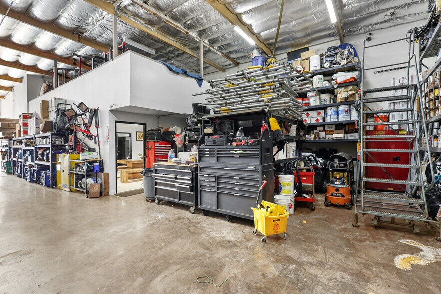 More Photos Of 12862 Foothill Blvd, Sylmar Warehouse For Sale