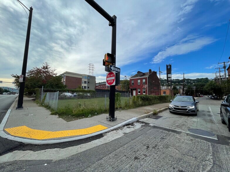 More Photos Of 2800 E Carson St, Pittsburgh Land For Lease