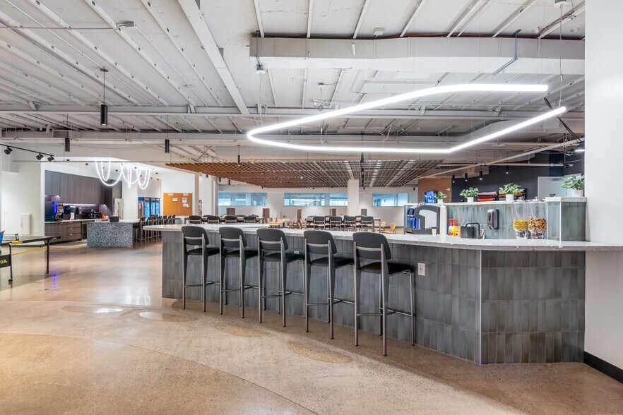 More Photos Of 500 Taylor St, Fort Worth Office For Lease