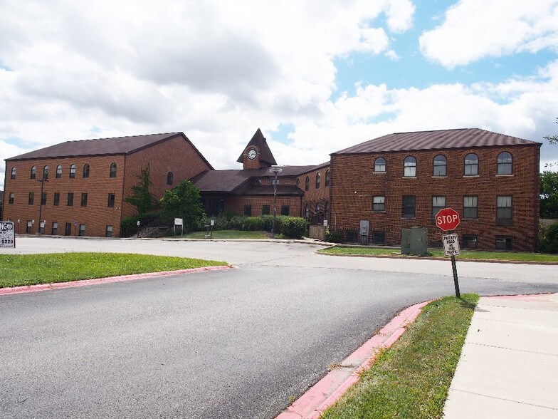 More Photos Of 329-331 S York Rd, Bensenville Daycare Center For Lease