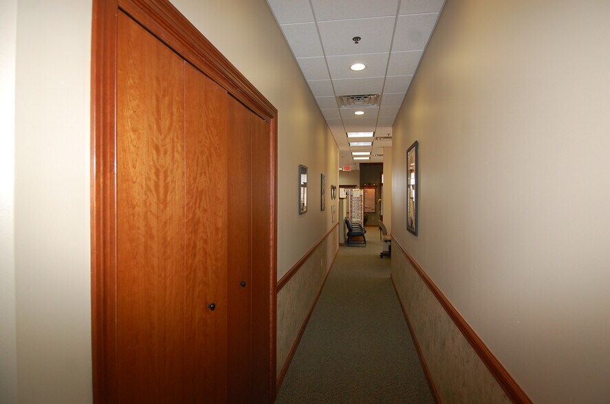 More Photos Of 640 Highway 1 W, Iowa City Office For Sale