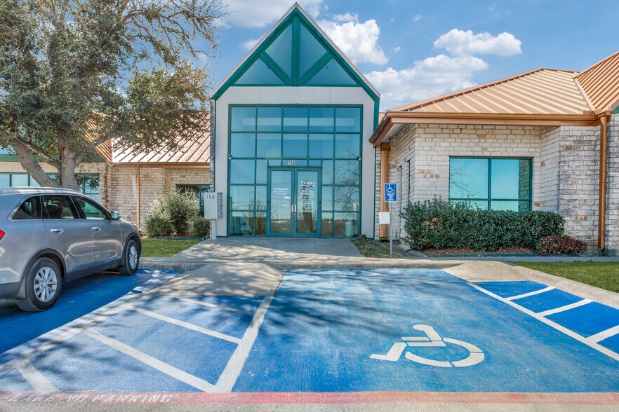 Primary Photo Of 750 Eureka St, Weatherford Medical For Lease