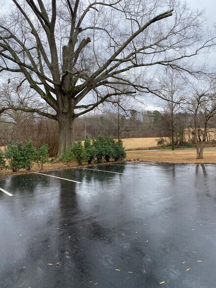 More Photos Of 101 Bahama Rd, Bahama Medical For Sale