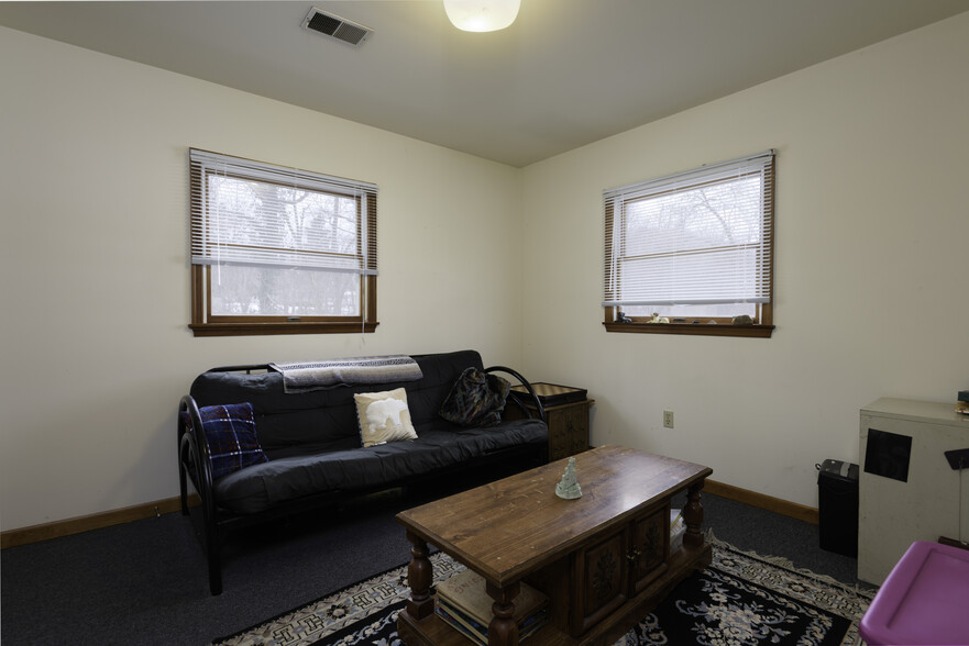 More Photos Of 166 Rosehill Ave, West Grove Multifamily For Sale