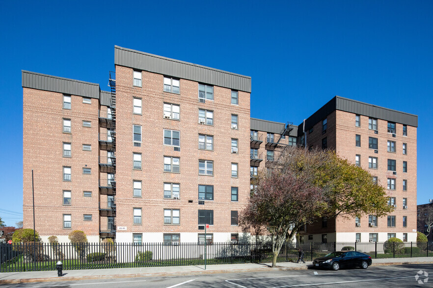 Primary Photo Of 2010 Seagirt Blvd, Far Rockaway Apartments For Lease