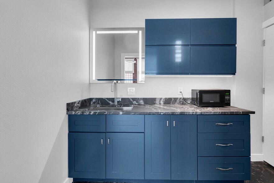 More Photos Of 815 E 3rd St, Tulsa Storefront Retail Office For Lease