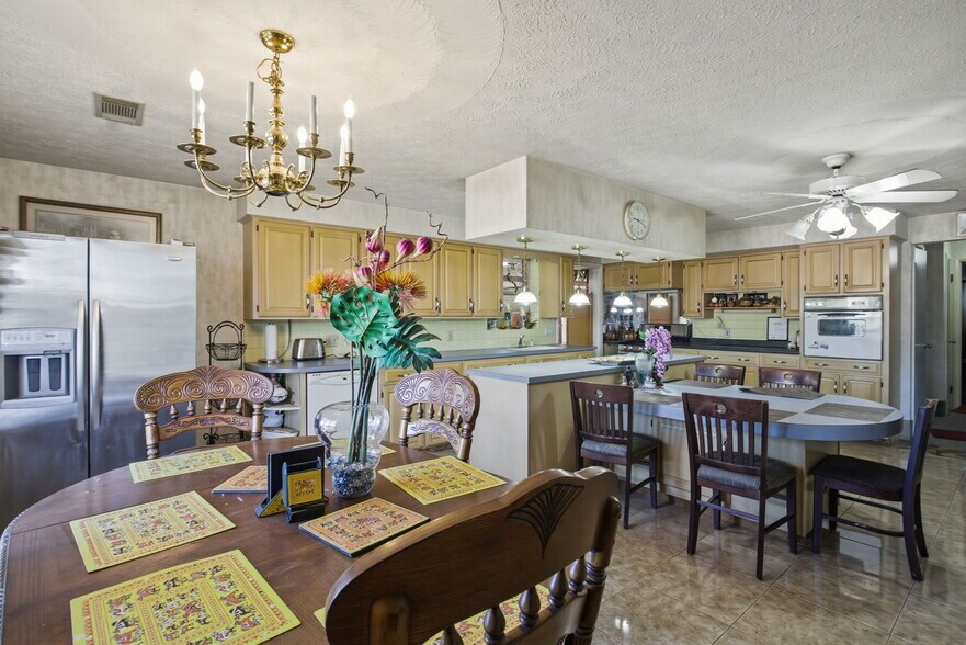 More Photos Of 501 S Breezewood Rd, Breezewood Specialty For Sale