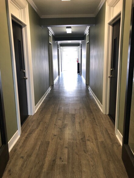 More Photos Of 220 Roanoke Ave, Riverhead Office For Lease