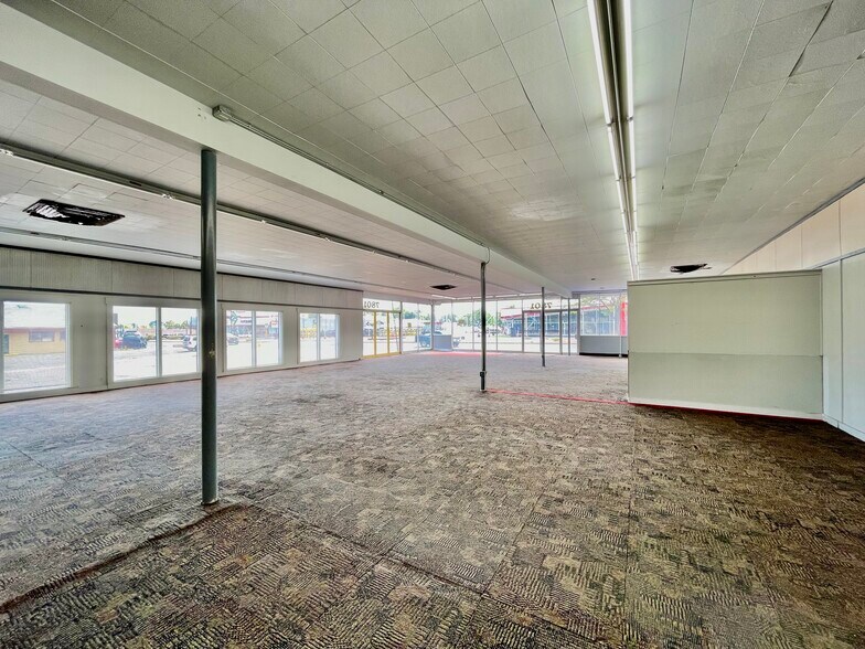 More Photos Of 7833 W Colfax Ave, Lakewood Auto Dealership For Lease