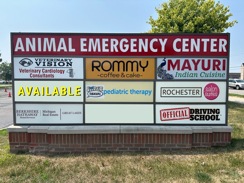 More Photos Of 224-278 E Auburn Rd, Rochester Hills Storefront For Lease