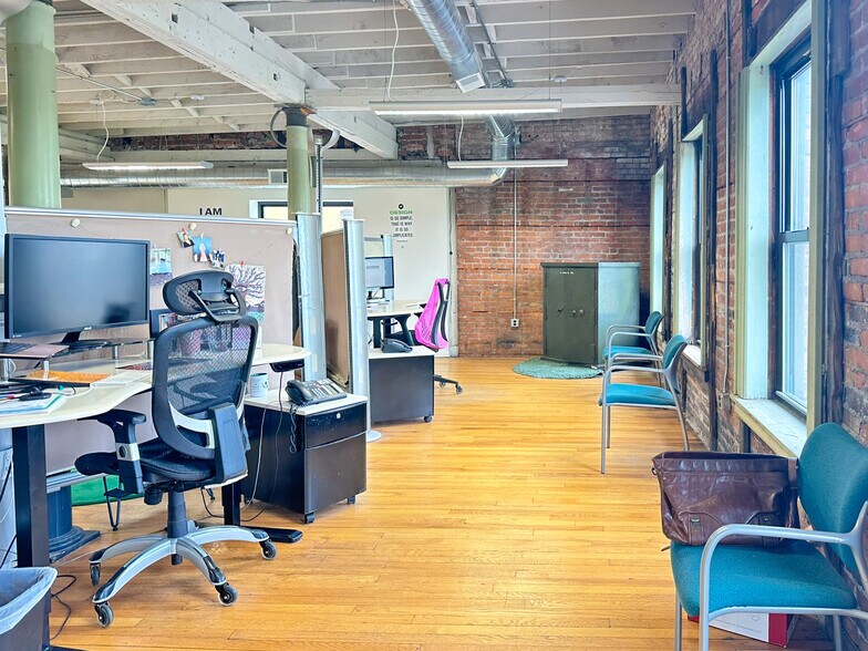 More Photos Of 412 Main St, Utica Warehouse For Lease