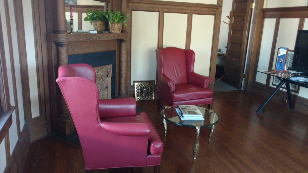 More Photos Of 1006 N Main St, High Point Office For Sale