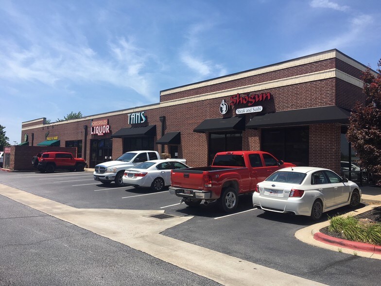 More Photos Of 201 SW 14th St, Bentonville Unknown For Lease